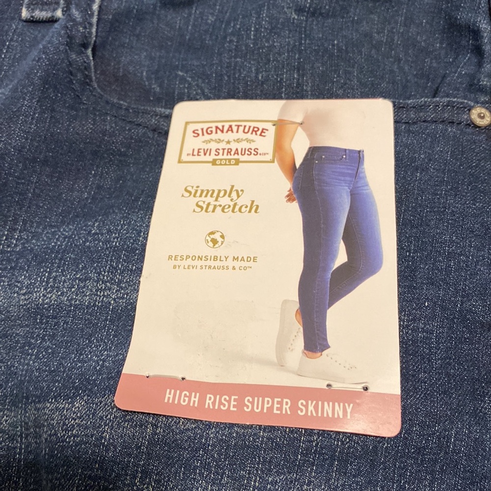 Signature Levi Strauss High Rise Super Skinny stretch Jeans denim 28L 39x34 NWT